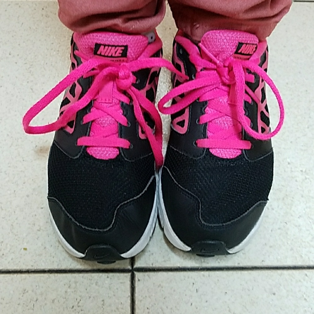 Nike girls shoes Size 2.5